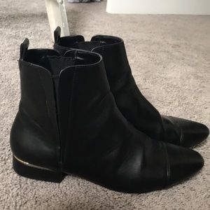 Black pull on Zara Flats